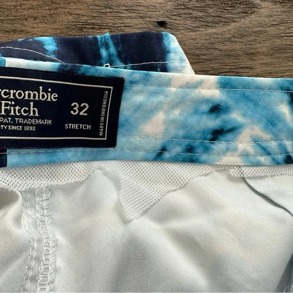 Abercrombie & Fitch Mens 32‎ Blue Tie Dye Printed Board Shorts Stretch Swimwear
